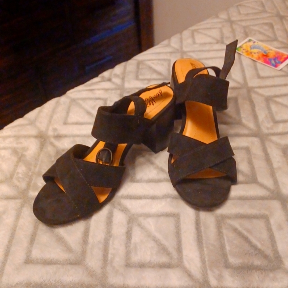 Black platform Heels
